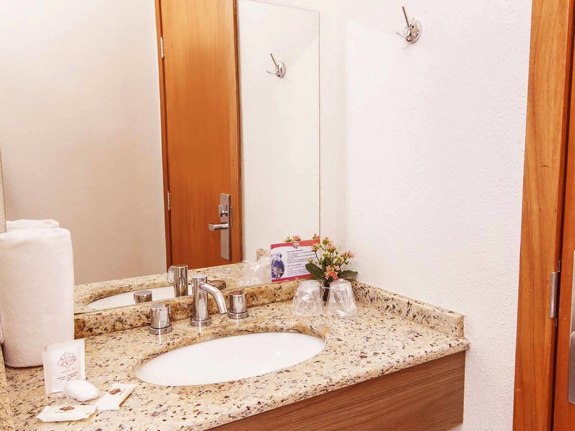 Hotel 10 Ponta Grossa Ponta Grossa  Ngoại thất bức ảnh